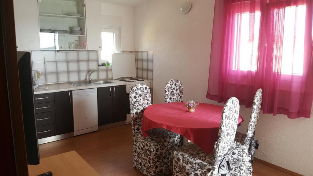 Apartments Lala Primošten Eksteriør billede